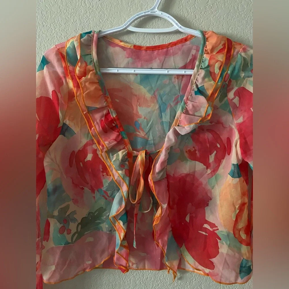 Floral Ruffle Tie Front Top - Picture 2 of 4